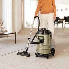 Electrolux Powerful Drum Vacuum Cleaner | EFW51712