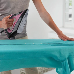 Braun TexStyle 1 Steam Iron - Purple/Black | SI1070