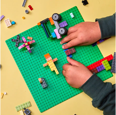 مجموعة ألعاب مكعبات البناء "لوح أساس أخضر كلاسيكي" من LEGO؛ ألعاب للأولاد والبنات والأطفال (قطعة واحدة) | 11023
