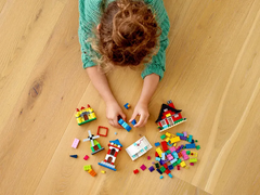 LEGO 11008 Classic Bricks and Houses Kids’ Building Toy Set | 11008
