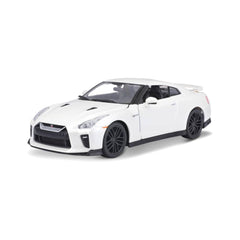 Bburago Nissan GT-R 2017 1:24 Die-Cast Model Car - White | 18-21082W