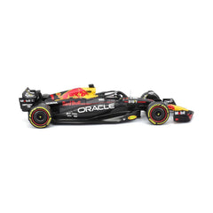 Bburago Oracle Red Bull Racing RB19 #1 Max Verstappen 1:24 Die-Cast Model Car with Driver Figurine | 18-28036V