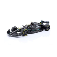 Bburago Mercedes-AMG F1 W14 E Performance #44 Lewis Hamilton 1:24 Die-Cast Model Car with Hard Acrylic Showcase | 18-28028H