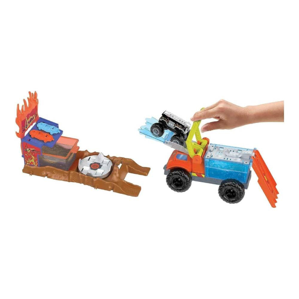 Hot Wheels Monster Trucks Arena Smashers Water Blast Color Shifters Playset | MTHWHPN73
