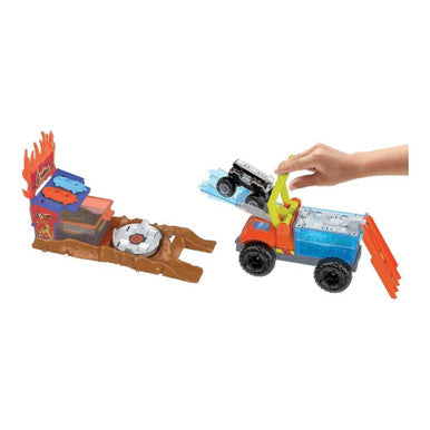 Hot Wheels Monster Trucks Arena Smashers Water Blast Color Shifters Playset | MTHWHPN73