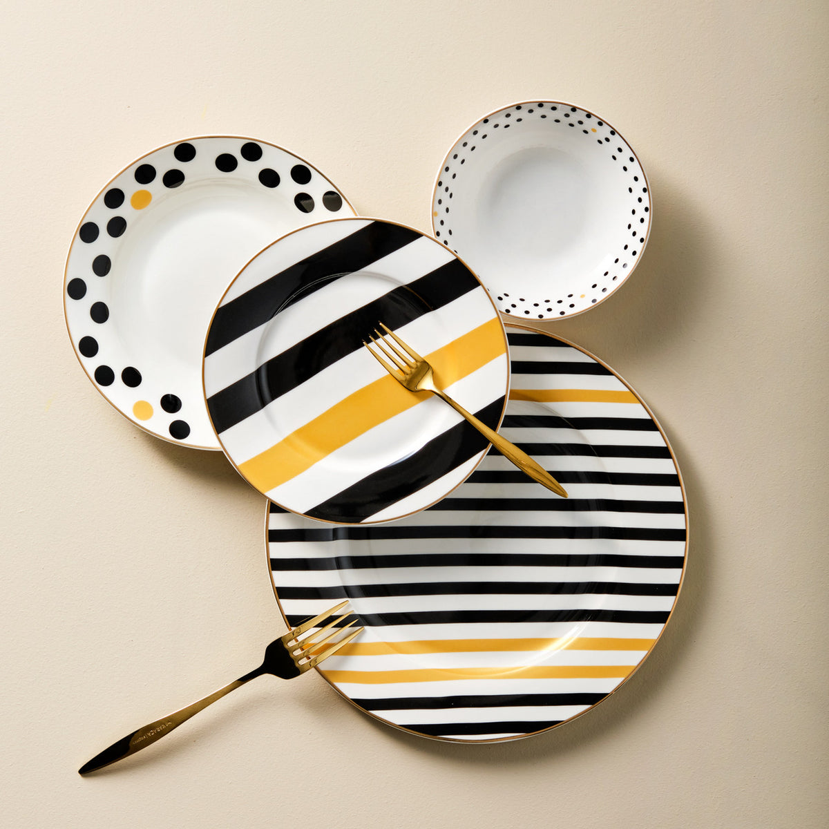 Karaca Nossa - 24-Piece Porcelain Dinner Set - 6 People | 153.03.06.6027