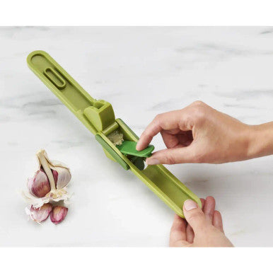 Joseph Joseph Garlic Press Green | 20179