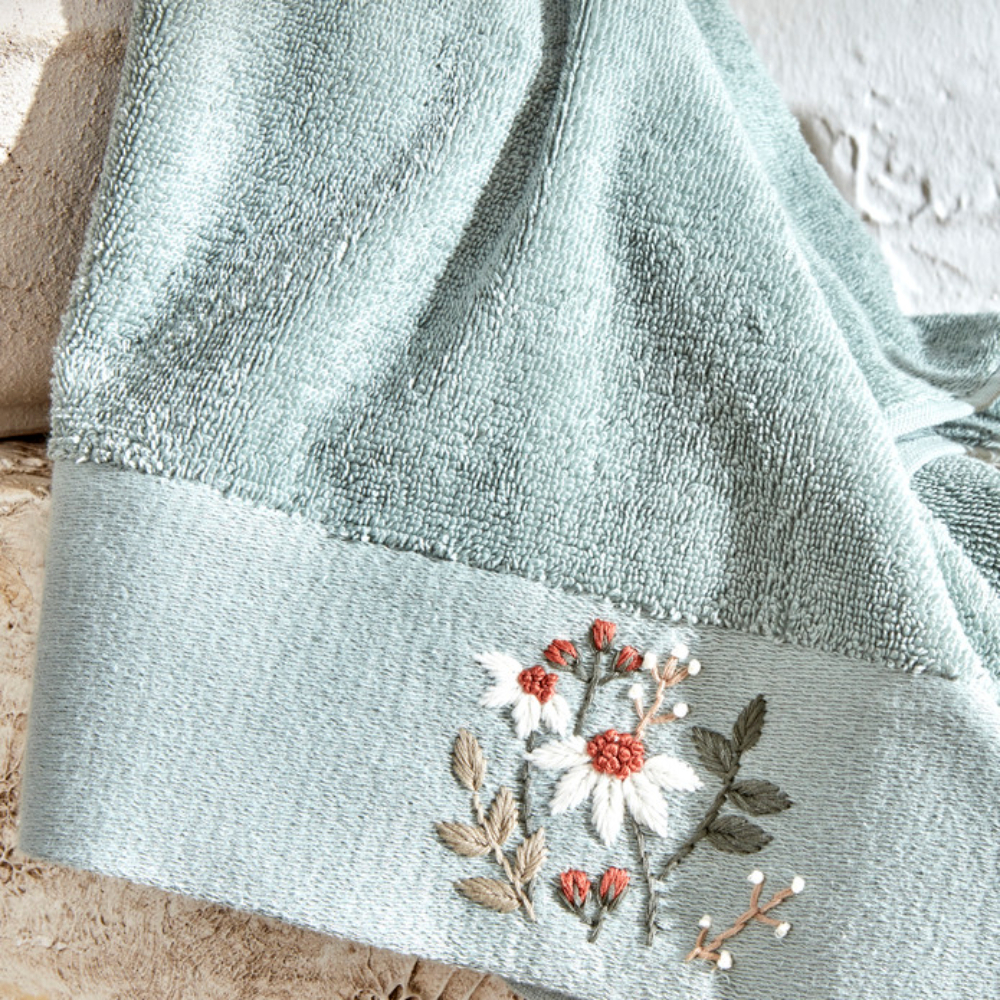 Karaca Home Comfort Touch Embroidered Mint 100% Cotton 50x90cm Towel | 200.22.11.0115