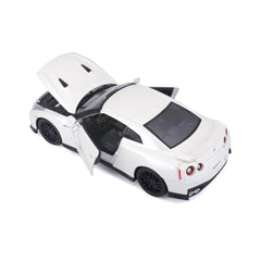 Bburago Nissan GT-R 2017 1:24 Die-Cast Model Car - White | 18-21082W