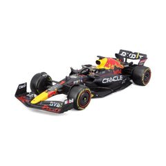 Bburago Oracle Red Bull Racing RB18 #1 Max Verstappen 2022 1:24 Die-Cast Model Car with Hard Case | 18-28026V