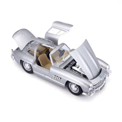 Bburago Mercedes-Benz 300 SL 1954 1:24 Die-Cast Model Car - Silver