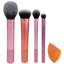 Real Techniques Everyday Essentials Brush Kit (4 Brushes + 1 Sponge) | 261836