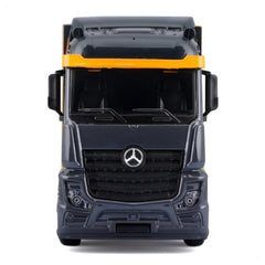 Bburago Mercedes-Benz Actros GigaSpace Racing Hauler with McLaren MCL38 #4 Lando Norris 1:43 Die-Cast Set